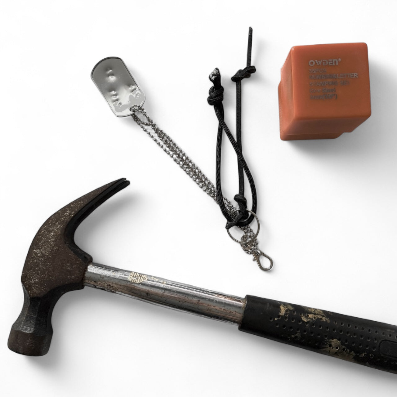 nyfw popup exclusive dogtag/keychain