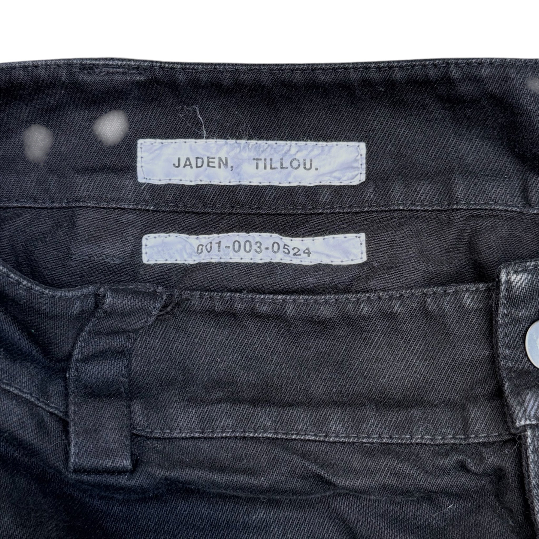 001-003-0524 selvedge short sample 32x26.5 length